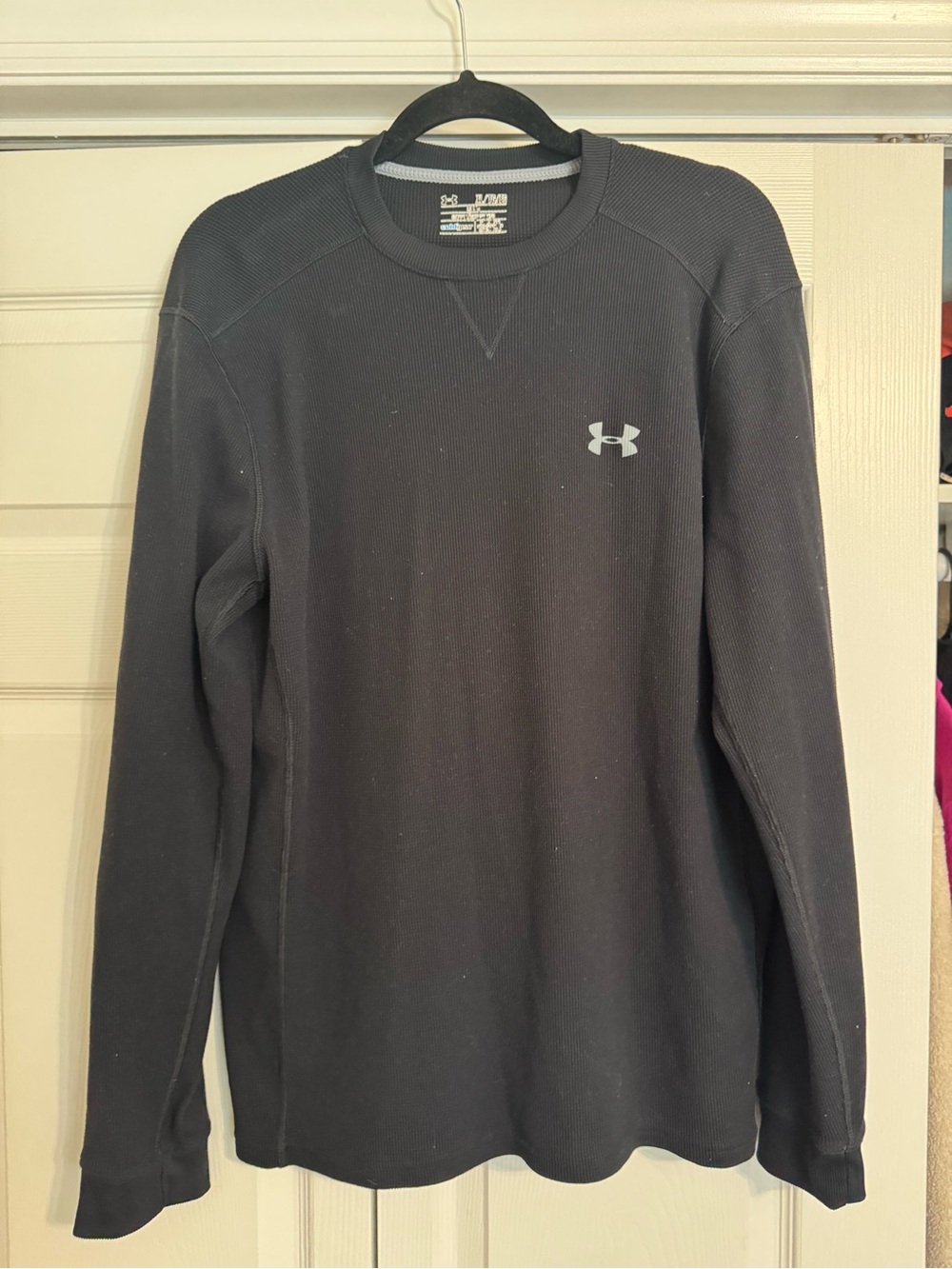 Under Armour Men’s Black Crewneck Performance Pullover